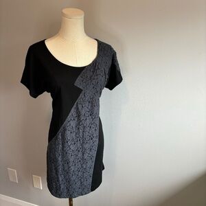 Kensie, Women's T-shirt Dress, Black with a Grey Lace Bow, SZ M